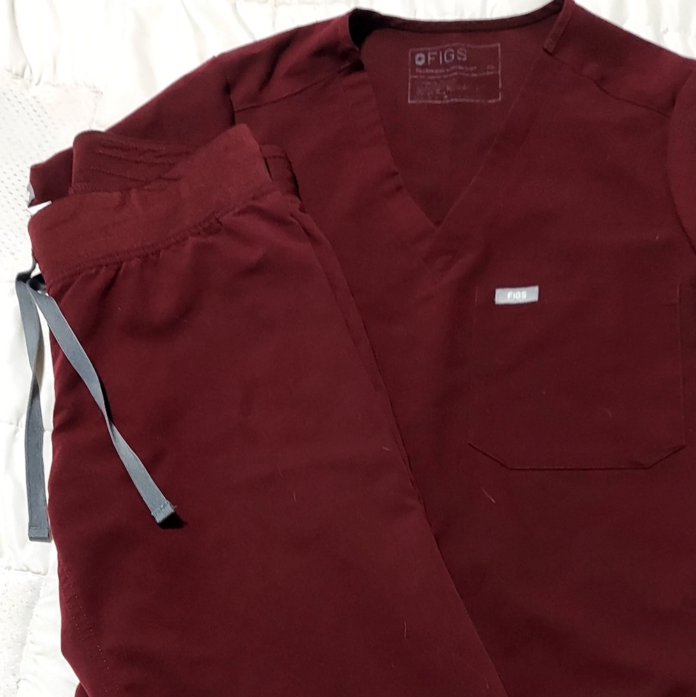 Figs Burgundy Technical Scrub Set
